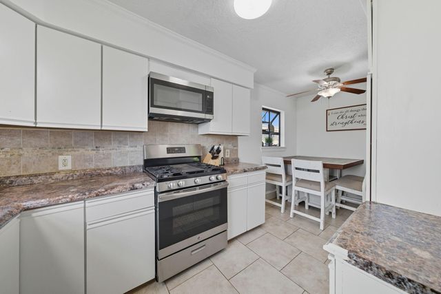 439 Pompano Street, Bayou Vista, TX 77563