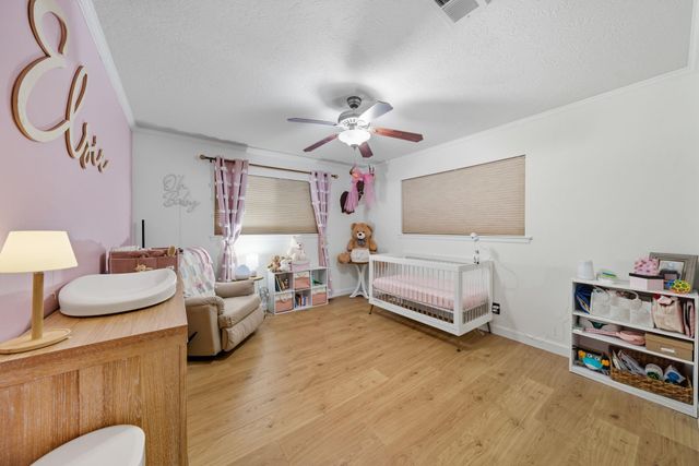 439 Pompano Street, Bayou Vista, TX 77563