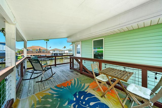 439 Pompano Street, Bayou Vista, TX 77563