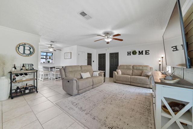 439 Pompano Street, Bayou Vista, TX 77563