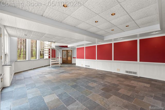 497 Lake George Road, Oakland Charter Township, MI 48363