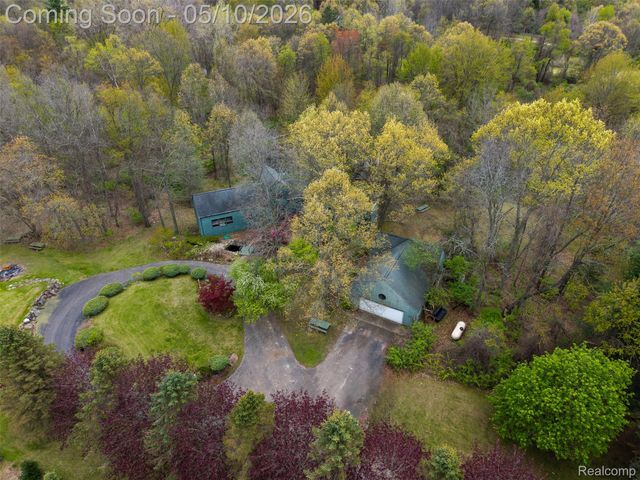 497 Lake George Road, Oakland Charter Township, MI 48363