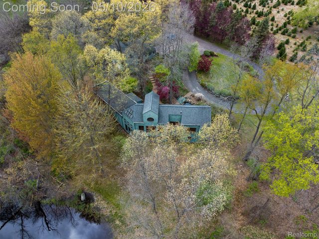 497 Lake George Road, Oakland Charter Township, MI 48363