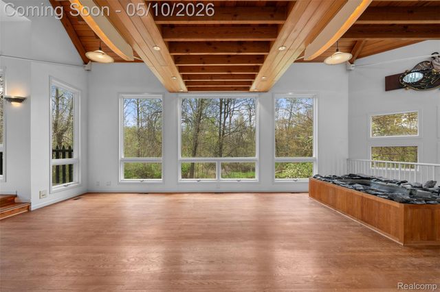 497 Lake George Road, Oakland Charter Township, MI 48363