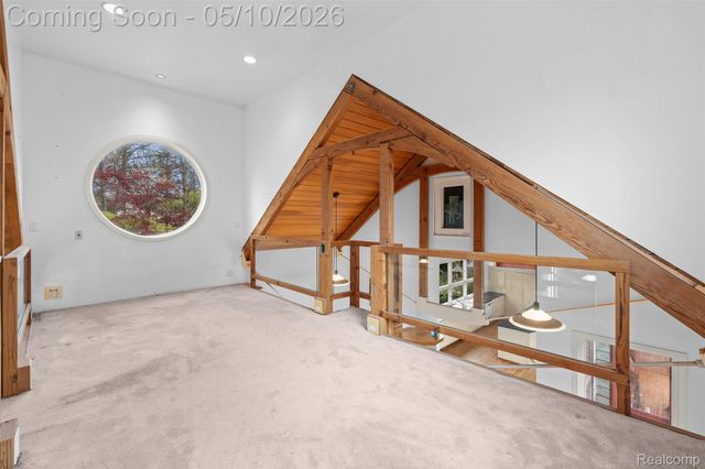 497 Lake George Road, Oakland Charter Township, MI 48363