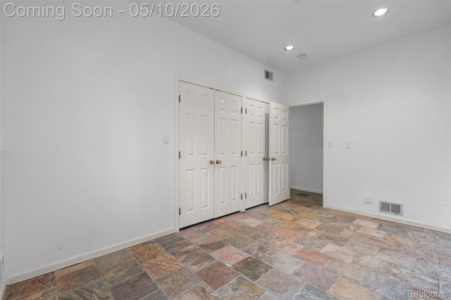 497 Lake George Road, Oakland Charter Township, MI 48363