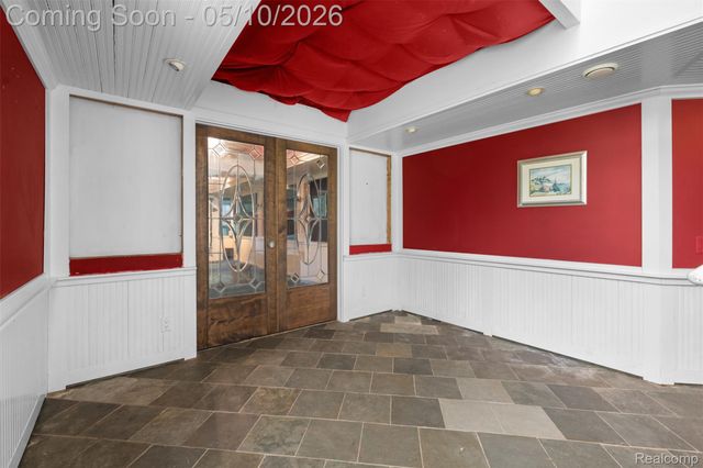 497 Lake George Road, Oakland Charter Township, MI 48363