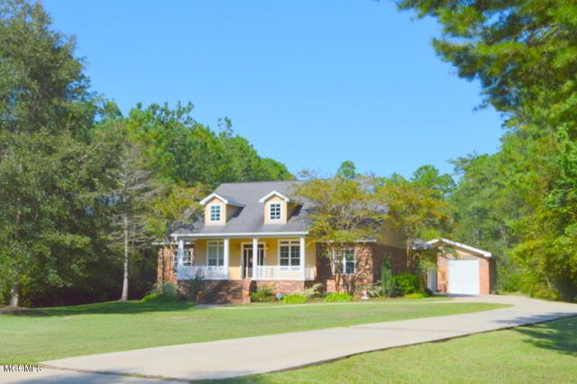 Longwood Circle, D'iberville, MS 39540