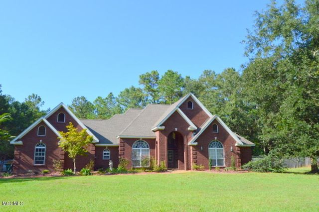 Longwood Circle, D'iberville, MS 39540