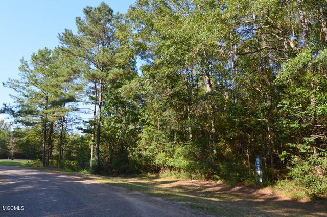 Longwood Circle, D'iberville, MS 39540