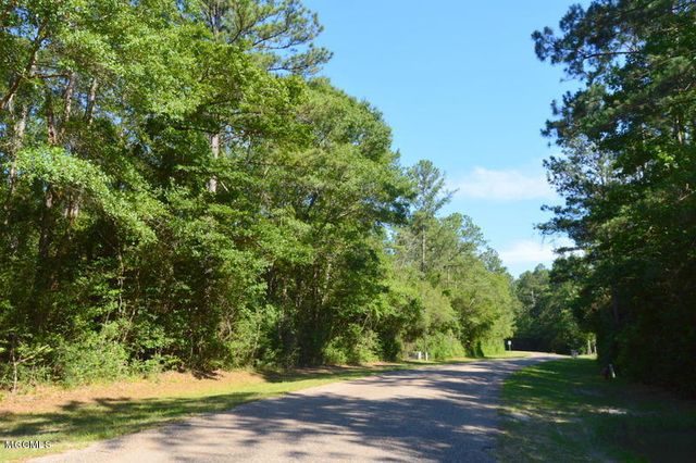 Longwood Circle, D'iberville, MS 39540