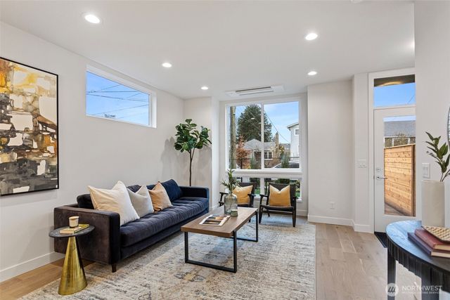 7336 27th Avenue NW, Seattle, WA 98117