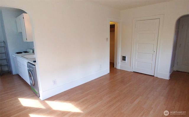 303 N 64th Street, Seattle, WA 98103