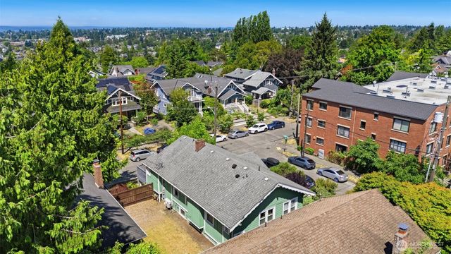 303 N 64th Street, Seattle, WA 98103