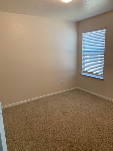 606 Quarton DR, Hutto, TX 78634