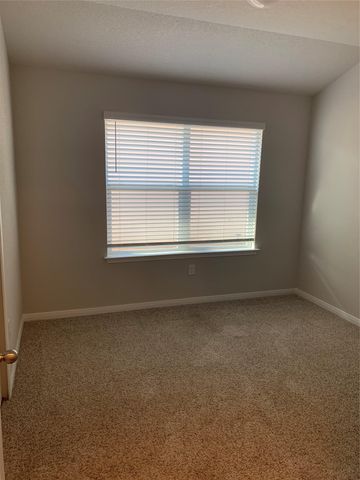 606 Quarton DR, Hutto, TX 78634