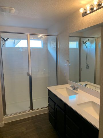 606 Quarton DR, Hutto, TX 78634