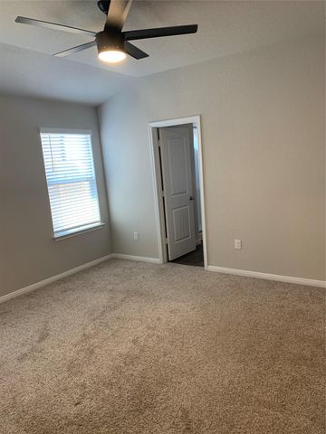 606 Quarton DR, Hutto, TX 78634