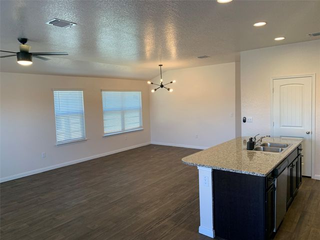 606 Quarton DR, Hutto, TX 78634