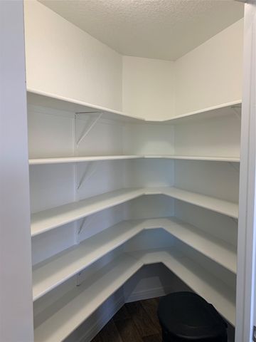 606 Quarton DR, Hutto, TX 78634