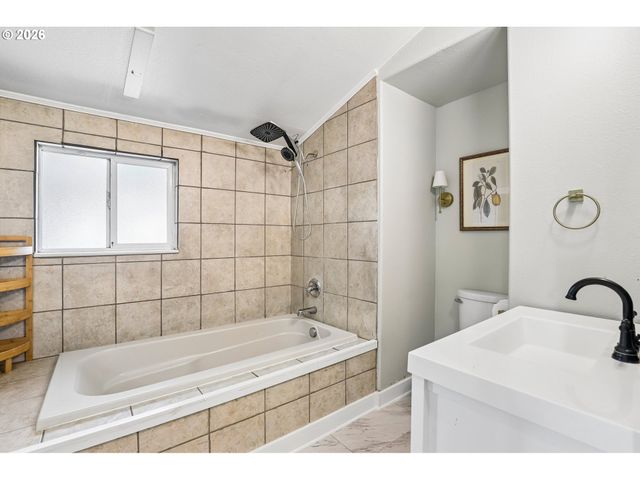 11418 Nw 7TH Ct, Vancouver, WA 98685
