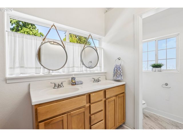 11418 Nw 7TH Ct, Vancouver, WA 98685