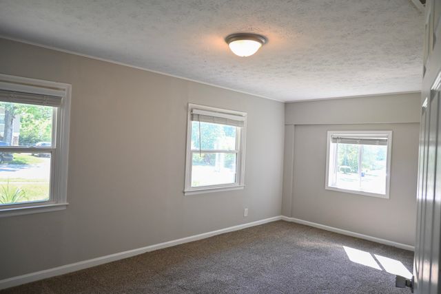 1034 Castleton Way, Lexington, KY 40517