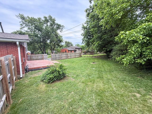 1034 Castleton Way, Lexington, KY 40517