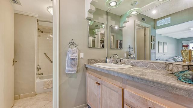 2301 GULF OF MEXICO DRIVE 33N, Longboat Key, FL 34228