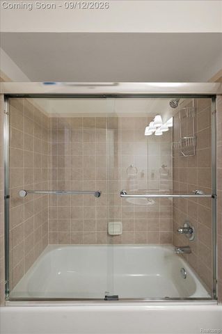 3601 Tremonte Circle N, Oakland Charter Township, MI 48306