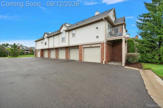 3601 Tremonte Circle N, Oakland Charter Township, MI 48306