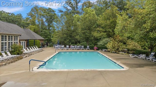 3601 Tremonte Circle N, Oakland Charter Township, MI 48306