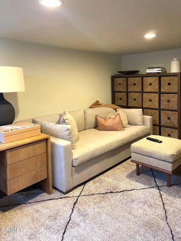 3722 4th Avenue, La Crescenta, CA 91214