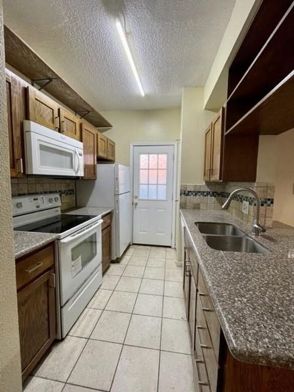 7575 Cambridge Street 2305, Houston, TX 77054
