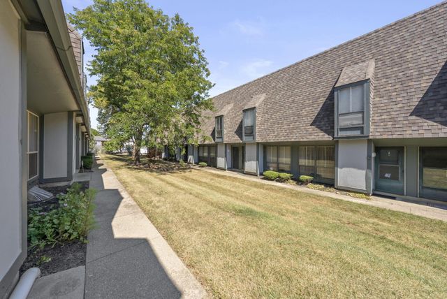 1046 Merrimar Circle N, B, Columbus, OH 43220