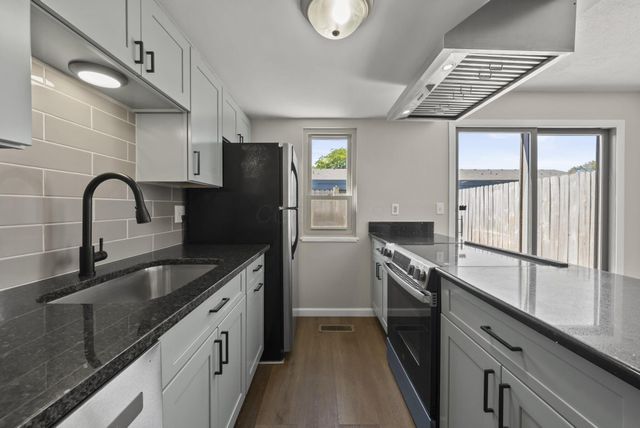 1046 Merrimar Circle N, B, Columbus, OH 43220