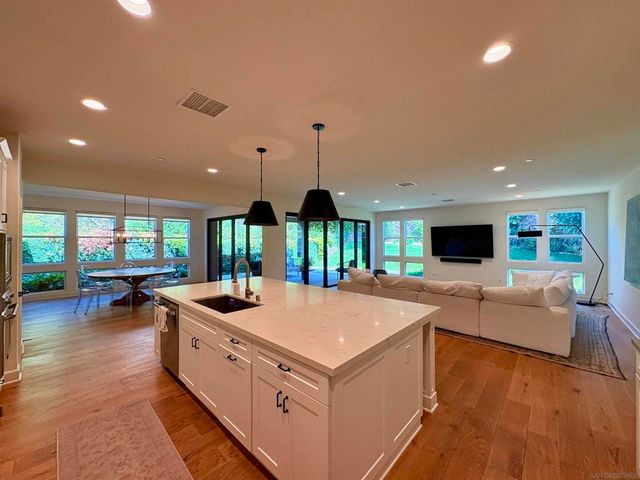 1432 Enclave Ct, Encinitas, CA 92024
