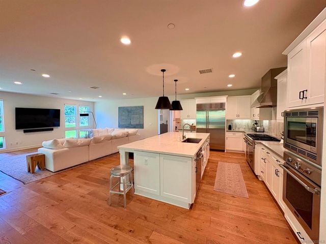 1432 Enclave Ct, Encinitas, CA 92024