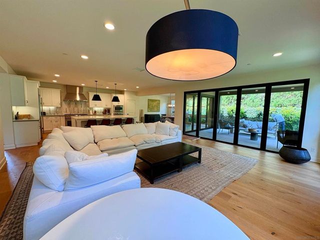 1432 Enclave Ct, Encinitas, CA 92024