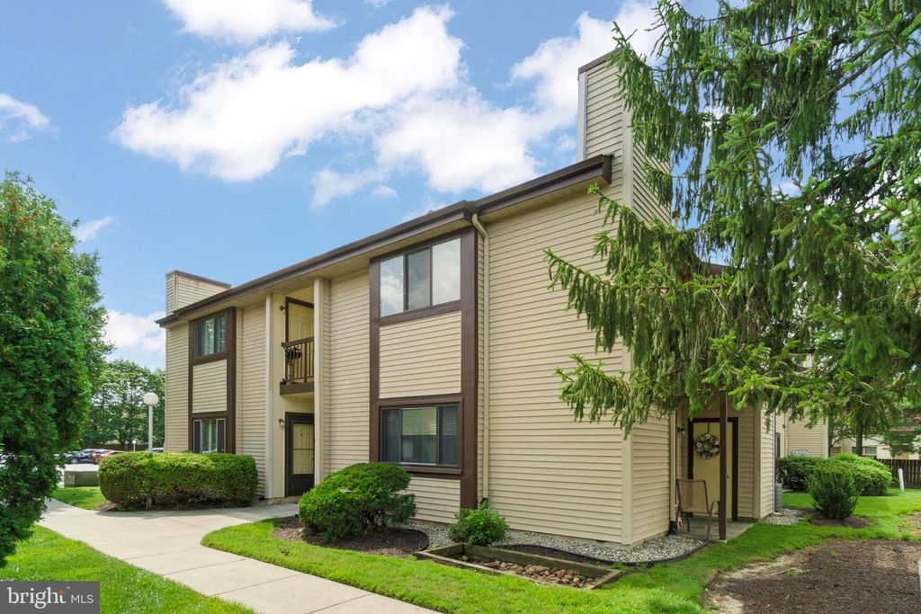 204 LUCAS LN, Voorhees, NJ 08043