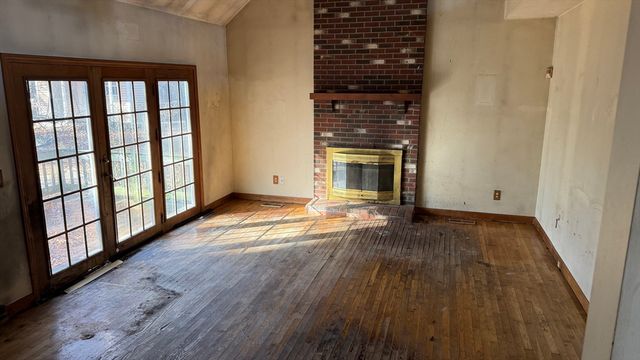 81 Tania Drive, Taunton, MA 02718