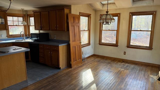 81 Tania Drive, Taunton, MA 02718