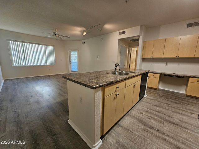 18416 N CAVE CREEK Road 1075, Phoenix, AZ 85032
