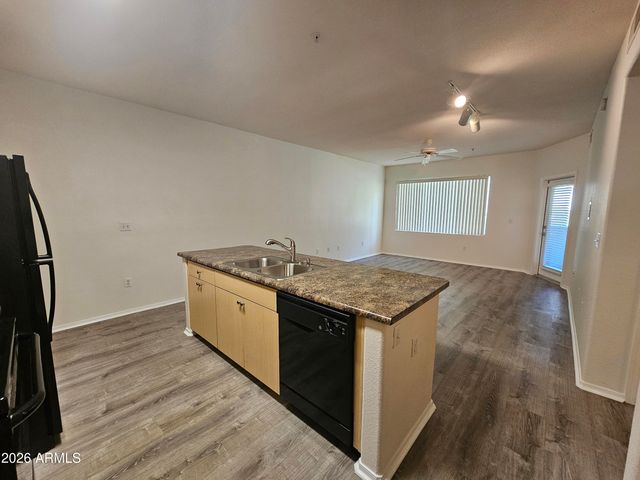 18416 N CAVE CREEK Road 1075, Phoenix, AZ 85032