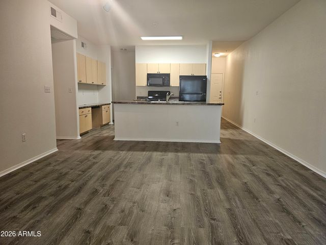 18416 N CAVE CREEK Road 1075, Phoenix, AZ 85032