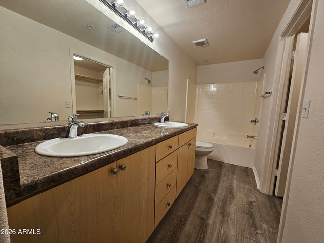 18416 N CAVE CREEK Road 1075, Phoenix, AZ 85032