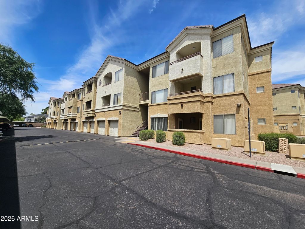 18416 N CAVE CREEK Road 1075, Phoenix, AZ 85032
