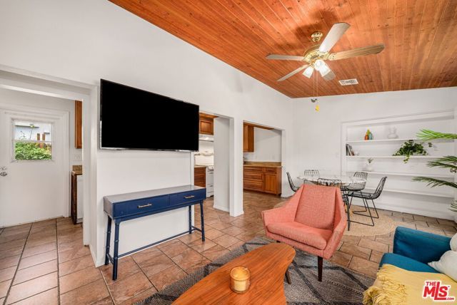 6041 Cleon Avenue, North Hollywood (los Angeles), CA 91606