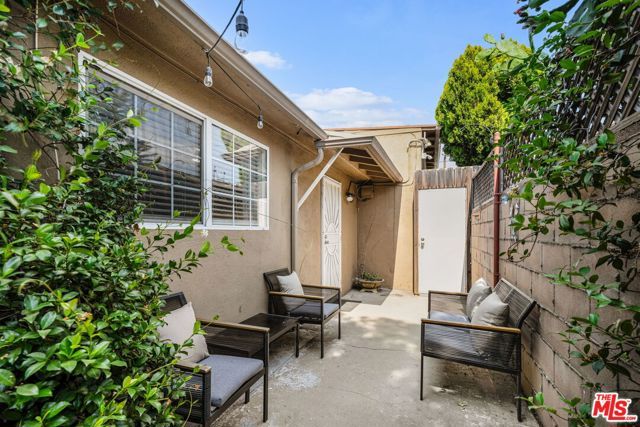 6041 Cleon Avenue, North Hollywood (los Angeles), CA 91606