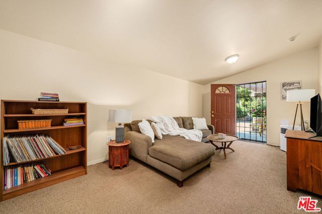 6041 Cleon Avenue, North Hollywood (los Angeles), CA 91606